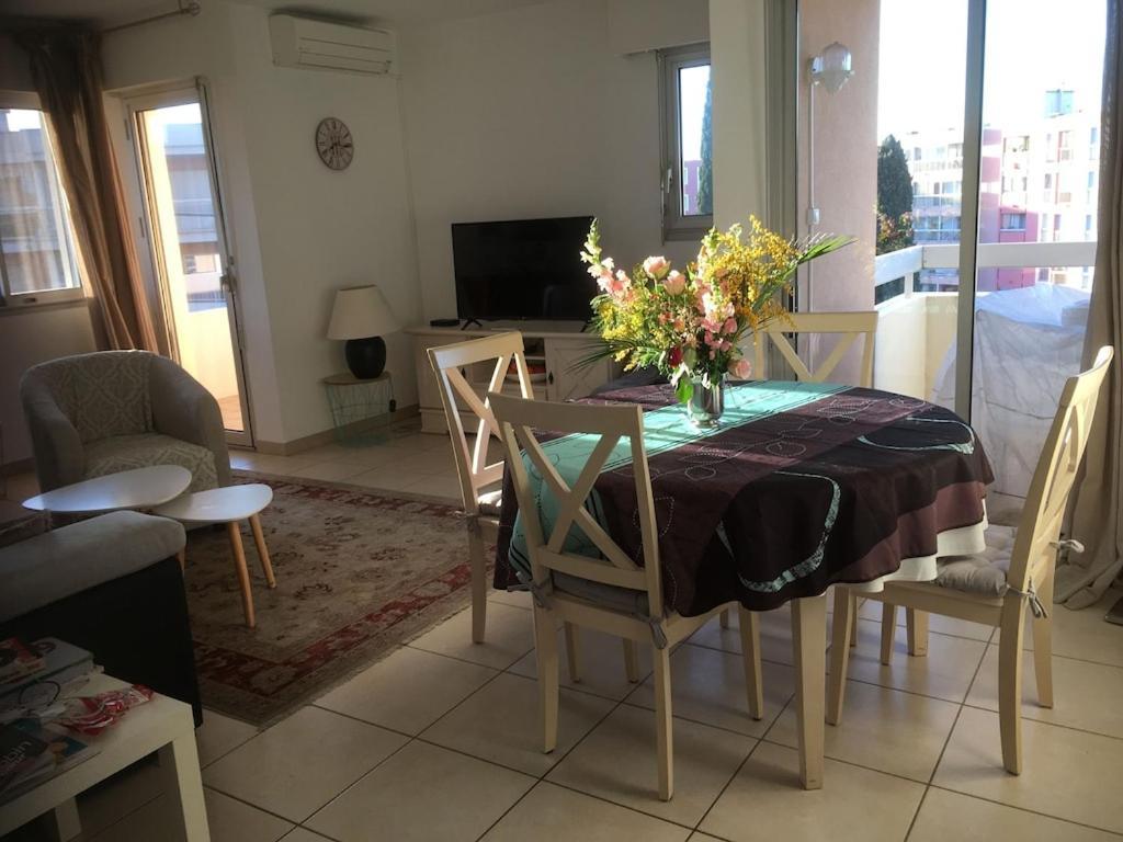 Appartement Spacieux Et Calme Classe 4 Etoiles, A 300M De La Mer Sainte-Maxime Extérieur photo