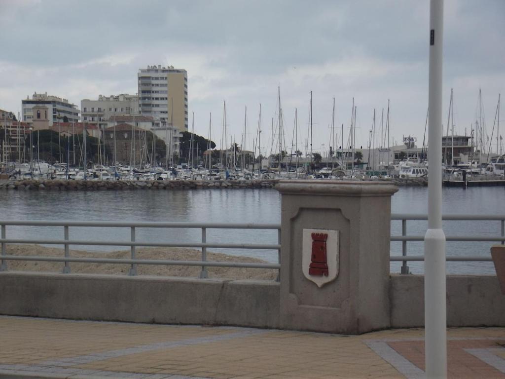 Appartement Spacieux Et Calme Classe 4 Etoiles, A 300M De La Mer Sainte-Maxime Extérieur photo