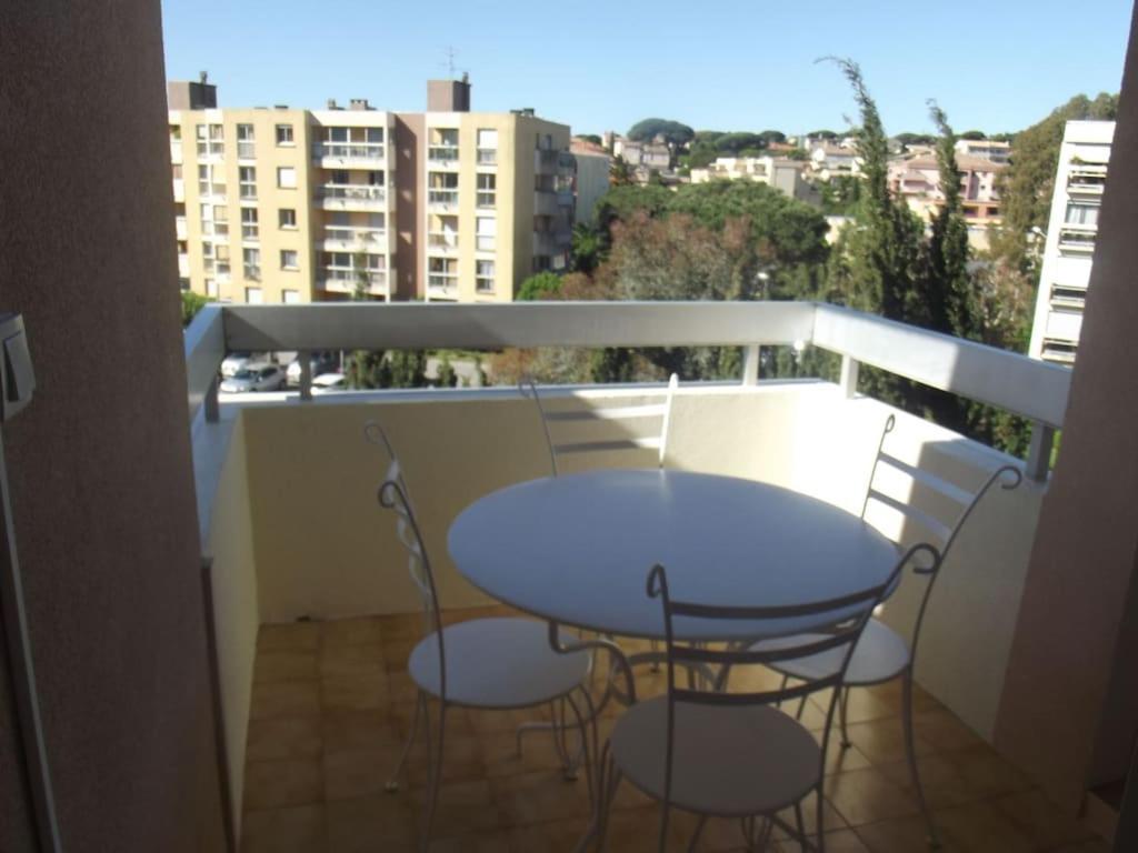 Appartement Spacieux Et Calme Classe 4 Etoiles, A 300M De La Mer Sainte-Maxime Extérieur photo