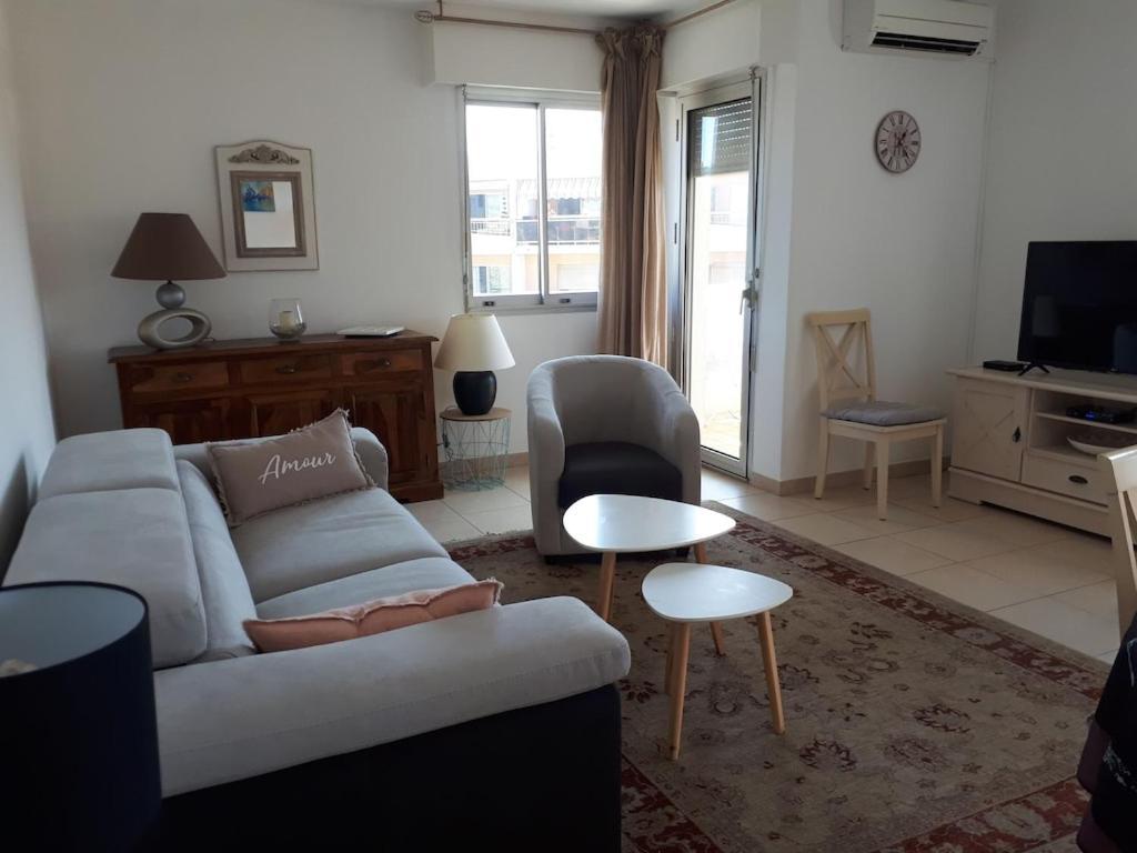 Appartement Spacieux Et Calme Classe 4 Etoiles, A 300M De La Mer Sainte-Maxime Extérieur photo