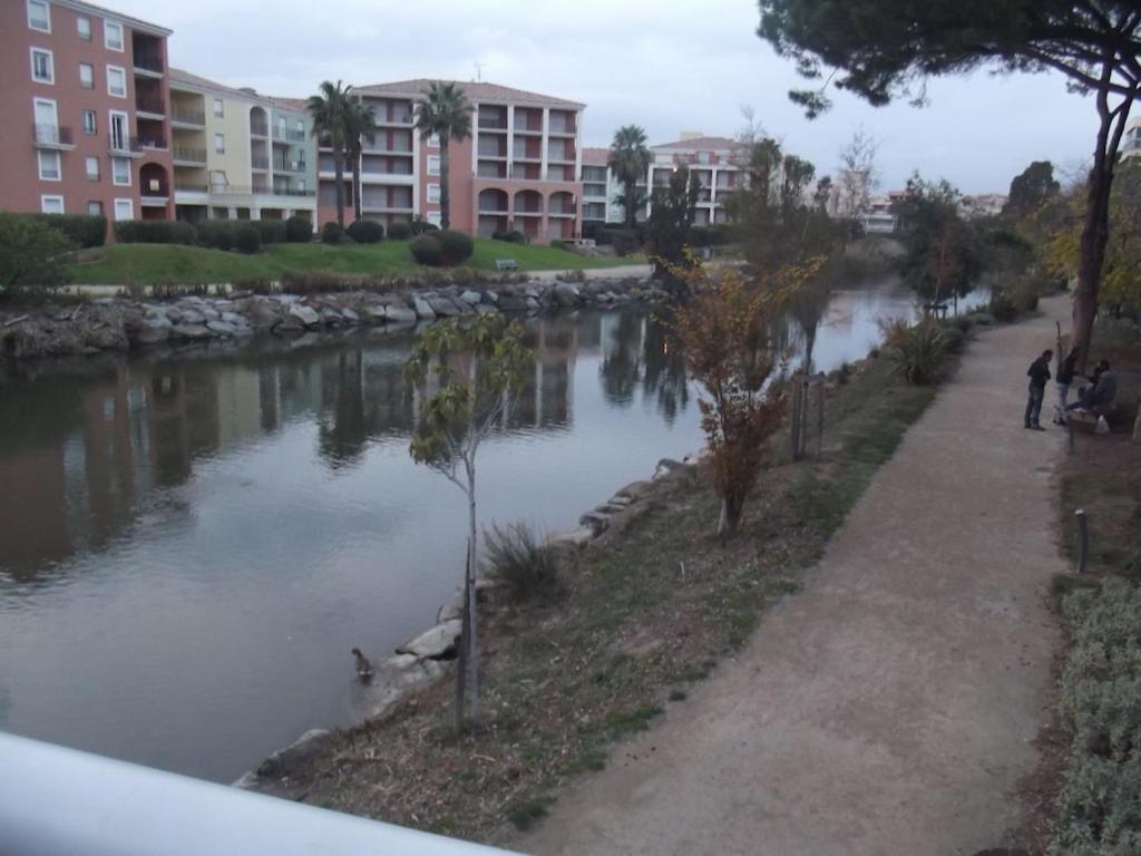 Appartement Spacieux Et Calme Classe 4 Etoiles, A 300M De La Mer Sainte-Maxime Extérieur photo
